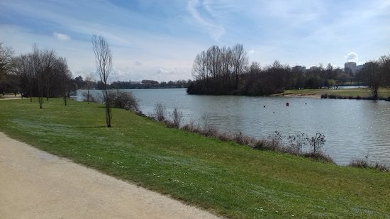 Lac Kir, Dijon: Violente Agression De Trois Hommes Lac Kir, Dijon: Violente Agression De Trois Hommes
