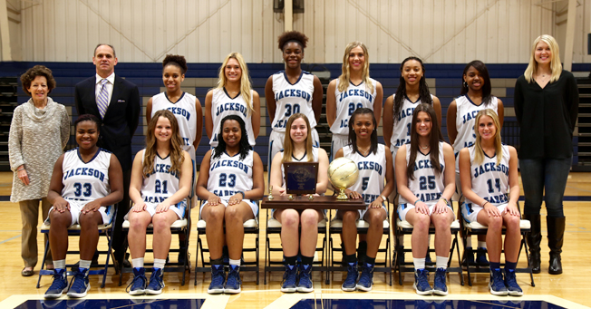 Lady Raiders' Close Home Loss To Cincinnati: 56-59