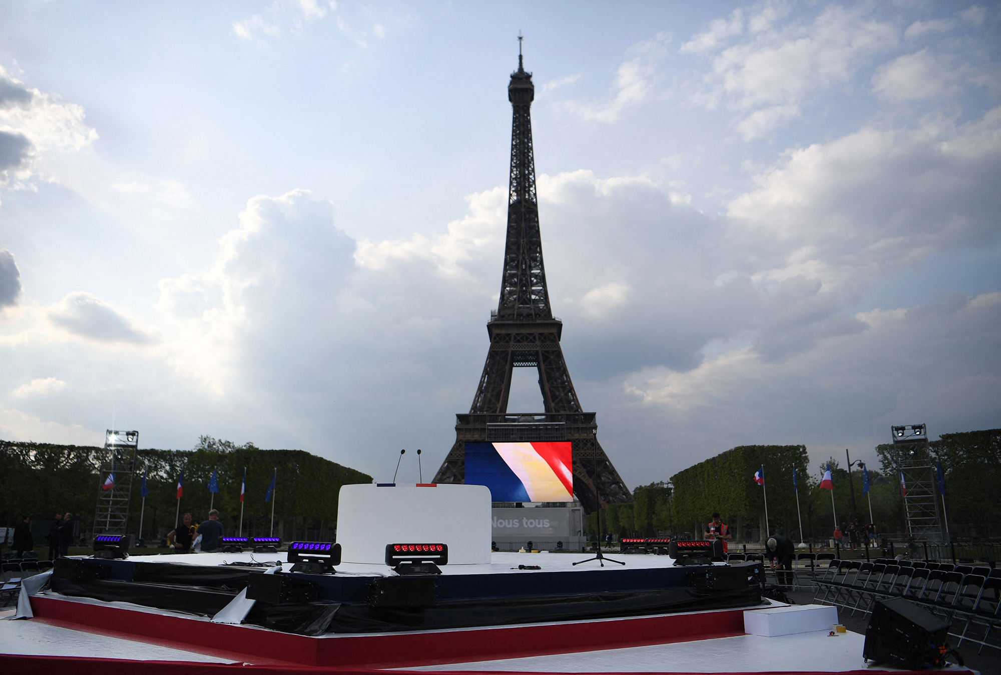 Le Pen Slams Le Pen Slams