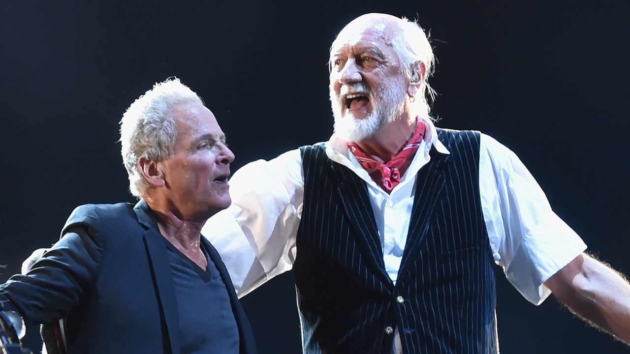 Lindsey Buckingham And Mick Fleetwood Reunite In The Studio Lindsey Buckingham And Mick Fleetwood Reunite In The Studio