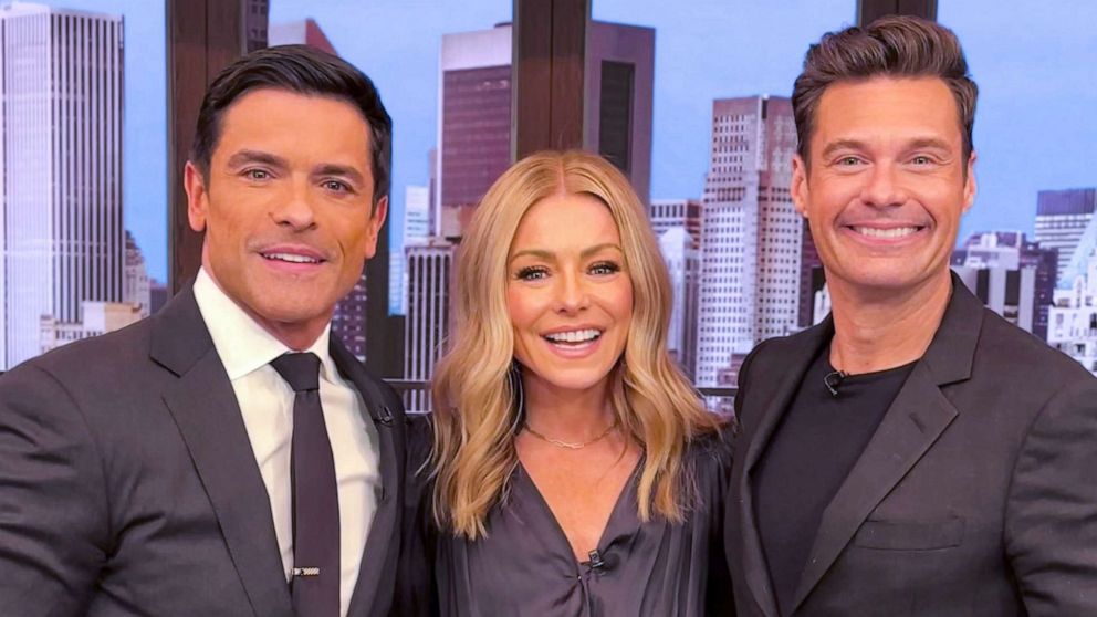 Live Studio Reveal: Kelly Ripa And Mark Consuelos' Temporary Set Unveiled Live Studio Reveal: Kelly Ripa And Mark Consuelos' Temporary Set Unveiled
