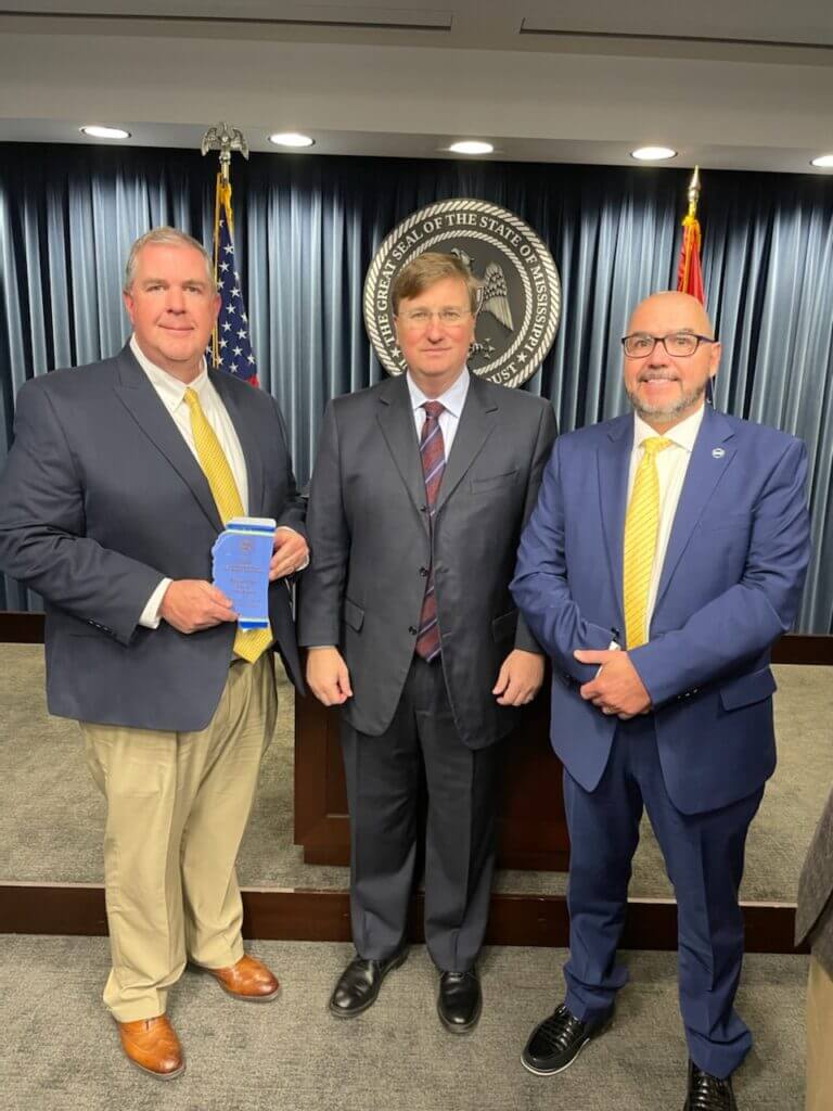 Local Principal Recognized For Excellence: DeSoto Elementary's Principal Of The Year Win Local Principal Recognized For Excellence: DeSoto Elementary's Principal Of The Year Win