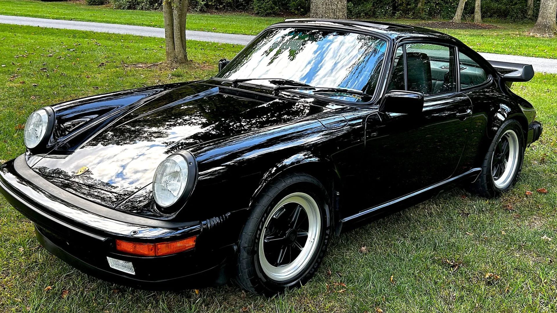 Luxus Porsche 911: 80 Millió Forintos Extrafelszereltség Luxus Porsche 911: 80 Millió Forintos Extrafelszereltség