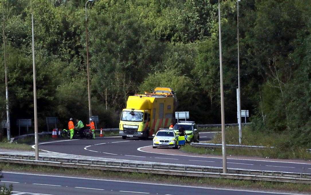 M56 Motorway Closure: Serious Crash Causes Major Delays - Live Updates M56 Motorway Closure: Serious Crash Causes Major Delays - Live Updates