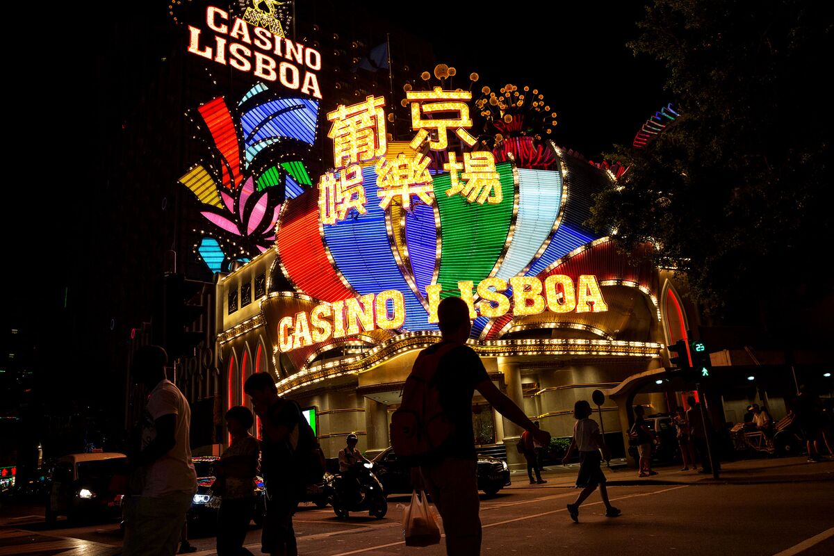 Macau's Gaming Revenue Beats Expectations Ahead Of Golden Week Macau's Gaming Revenue Beats Expectations Ahead Of Golden Week