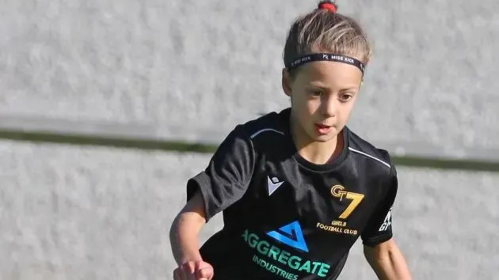 Manchester United Pays Tribute To Poppy Atkinson, 10, Killed In Kendal Pitch Accident Manchester United Pays Tribute To Poppy Atkinson, 10, Killed In Kendal Pitch Accident