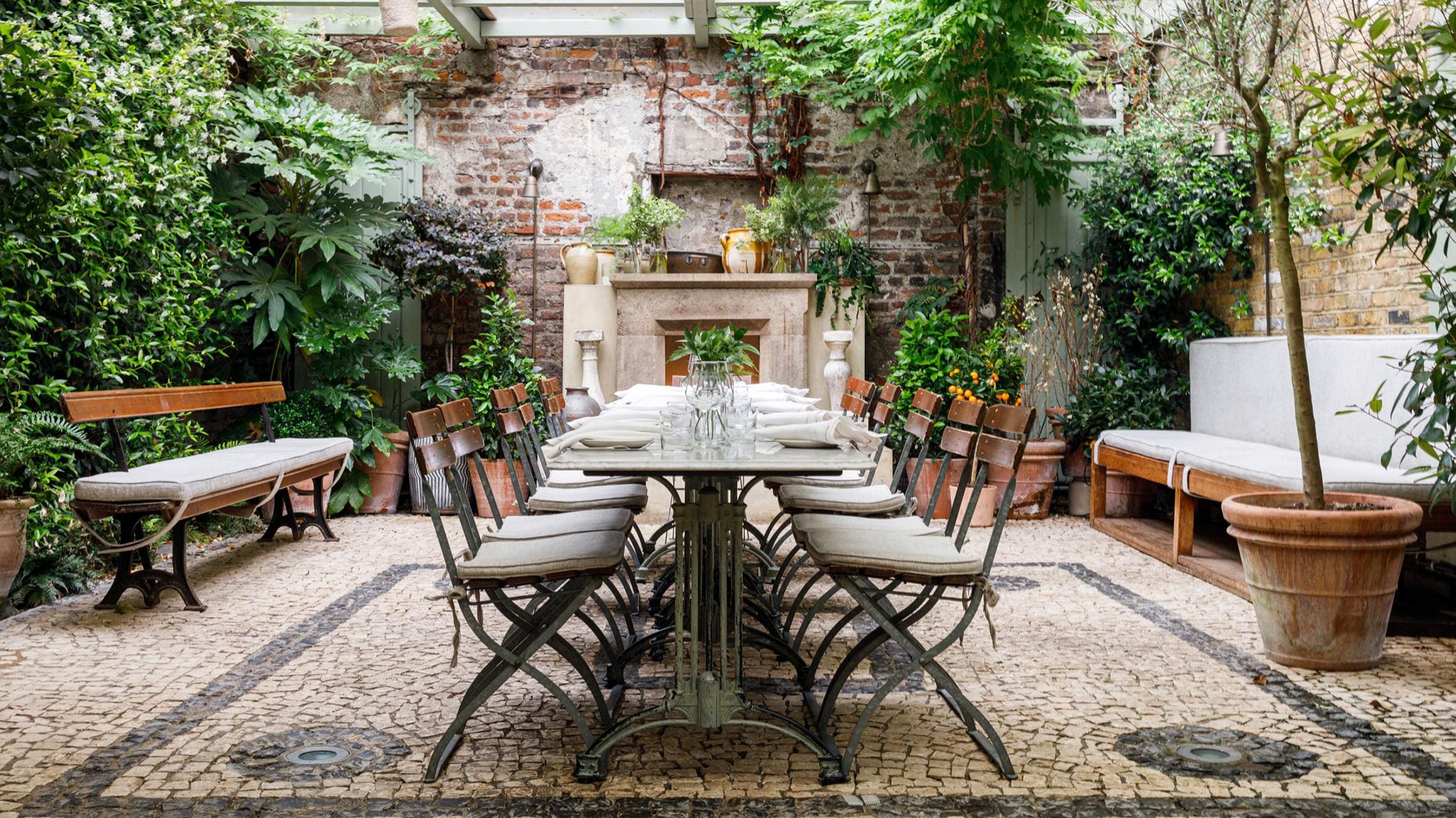Manhattan's Best Outdoor Dining: A Guide To Al Fresco Restaurants Manhattan's Best Outdoor Dining: A Guide To Al Fresco Restaurants