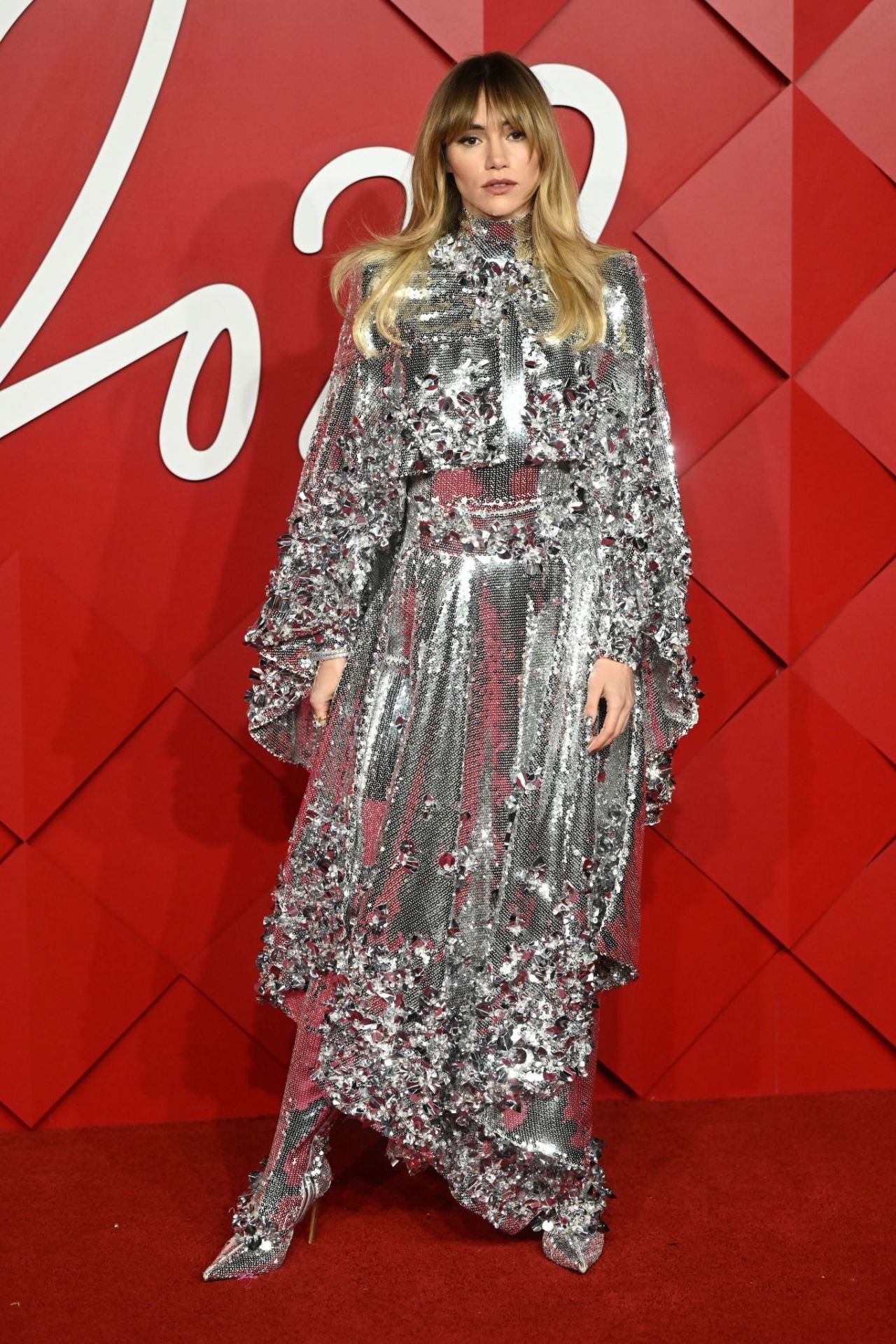 Michael Kors On Amazon: Jet-Set Luxury With Suki Waterhouse Michael Kors On Amazon: Jet-Set Luxury With Suki Waterhouse