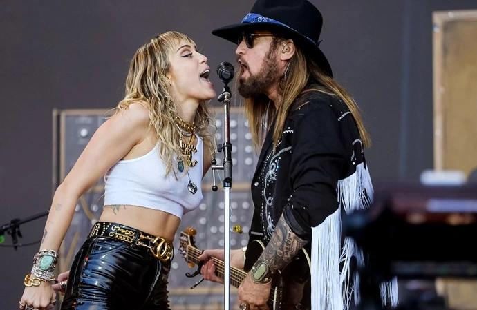 Miley Cyrus: A Daughter's Complex Love For A Narcissistic Father Miley Cyrus: A Daughter's Complex Love For A Narcissistic Father