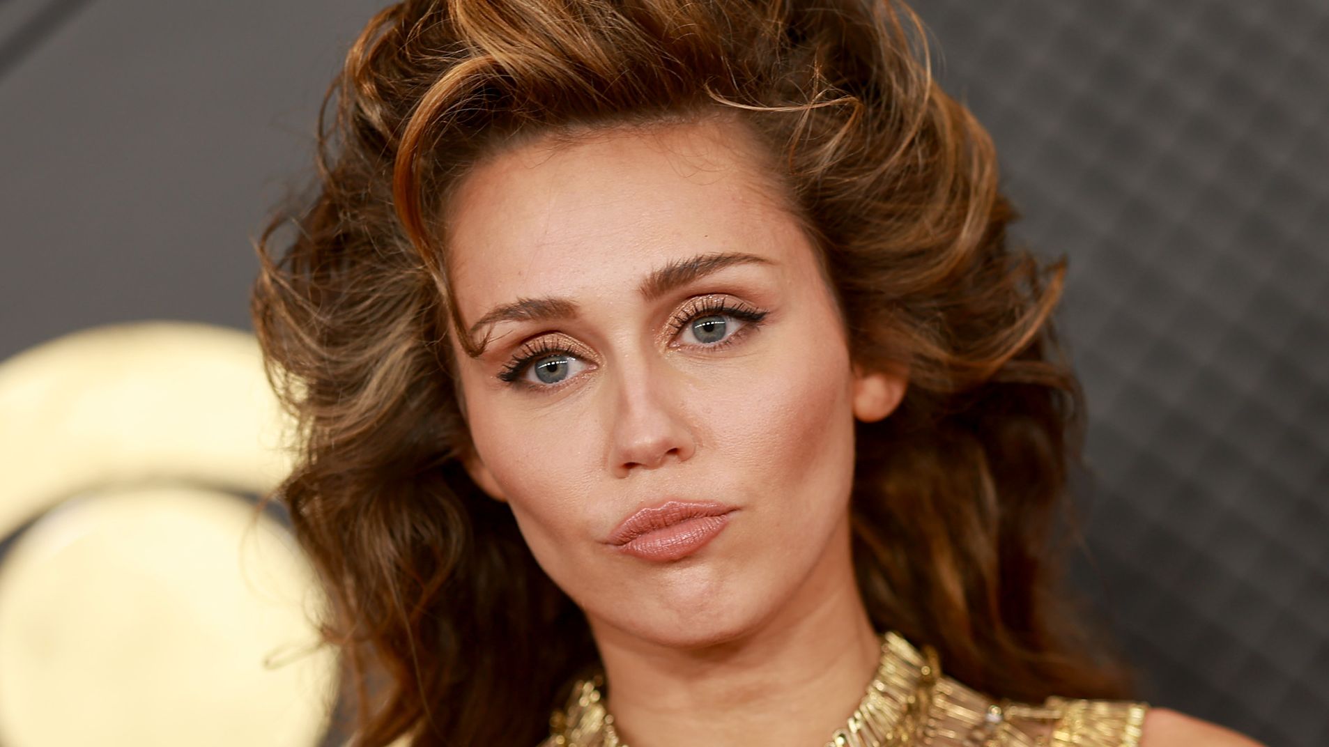 Miley Cyrus's Perspective: Living With A Narcissistic Father Miley Cyrus's Perspective: Living With A Narcissistic Father