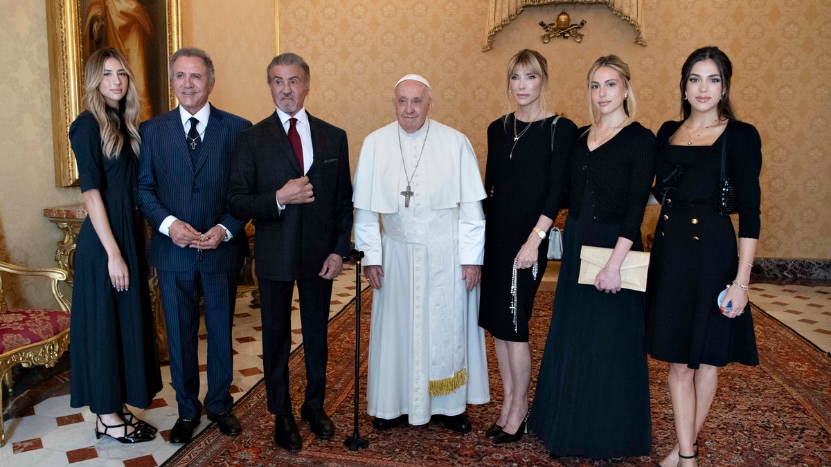 Mon Atelier D'art : La Visite Mémorable De Sylvester Stallone Et L'exposition Mon Atelier D'art : La Visite Mémorable De Sylvester Stallone Et L'exposition