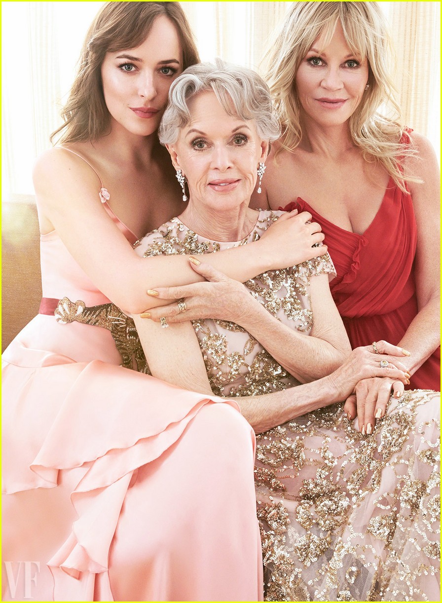 Mother-Daughter Style Goals: Dakota Johnson And Melanie Griffith's Spring Look Mother-Daughter Style Goals: Dakota Johnson And Melanie Griffith's Spring Look