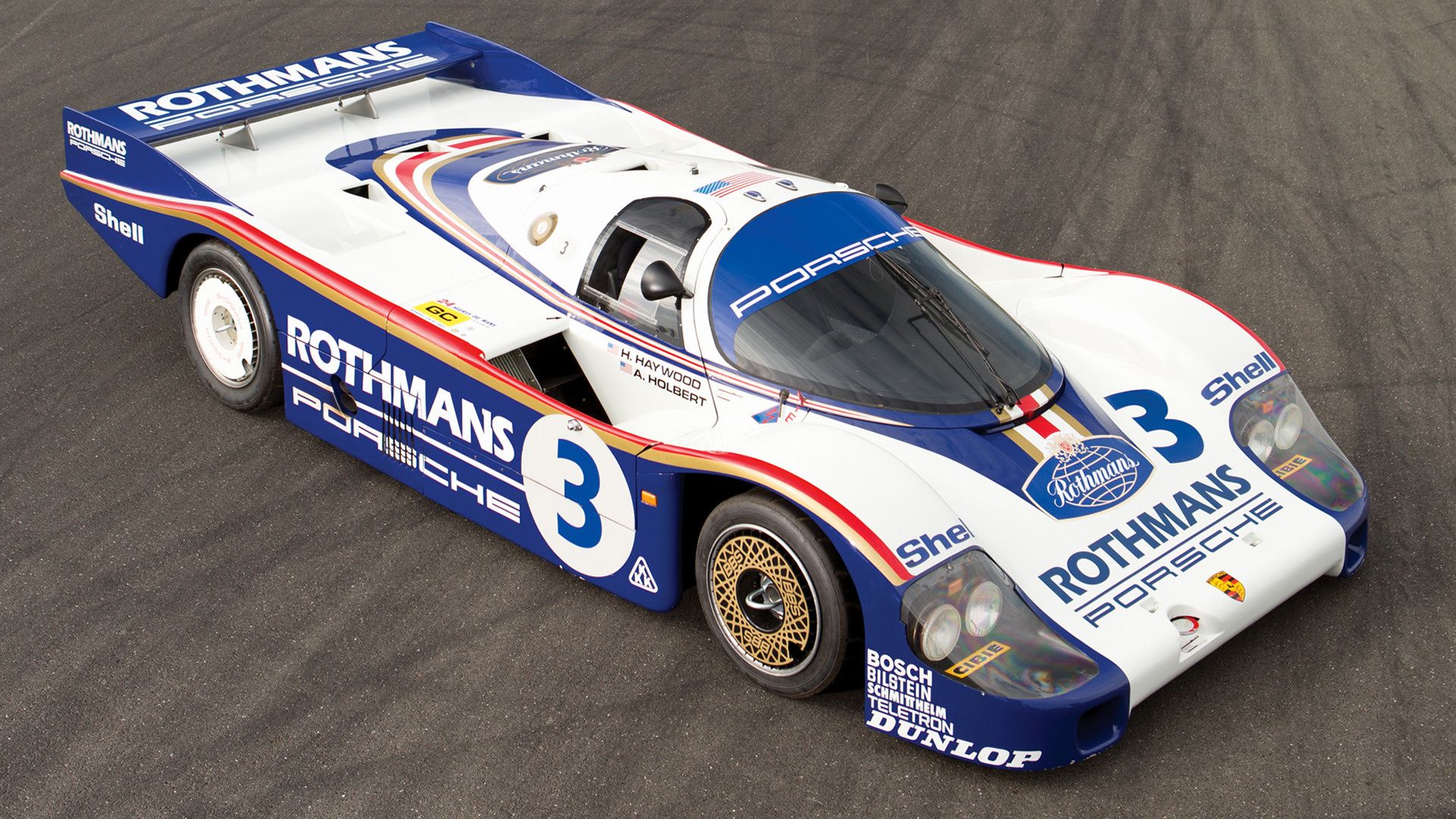 Neden Porsche 956 Tavanından Asılı Duruyor? Neden Porsche 956 Tavanından Asılı Duruyor?