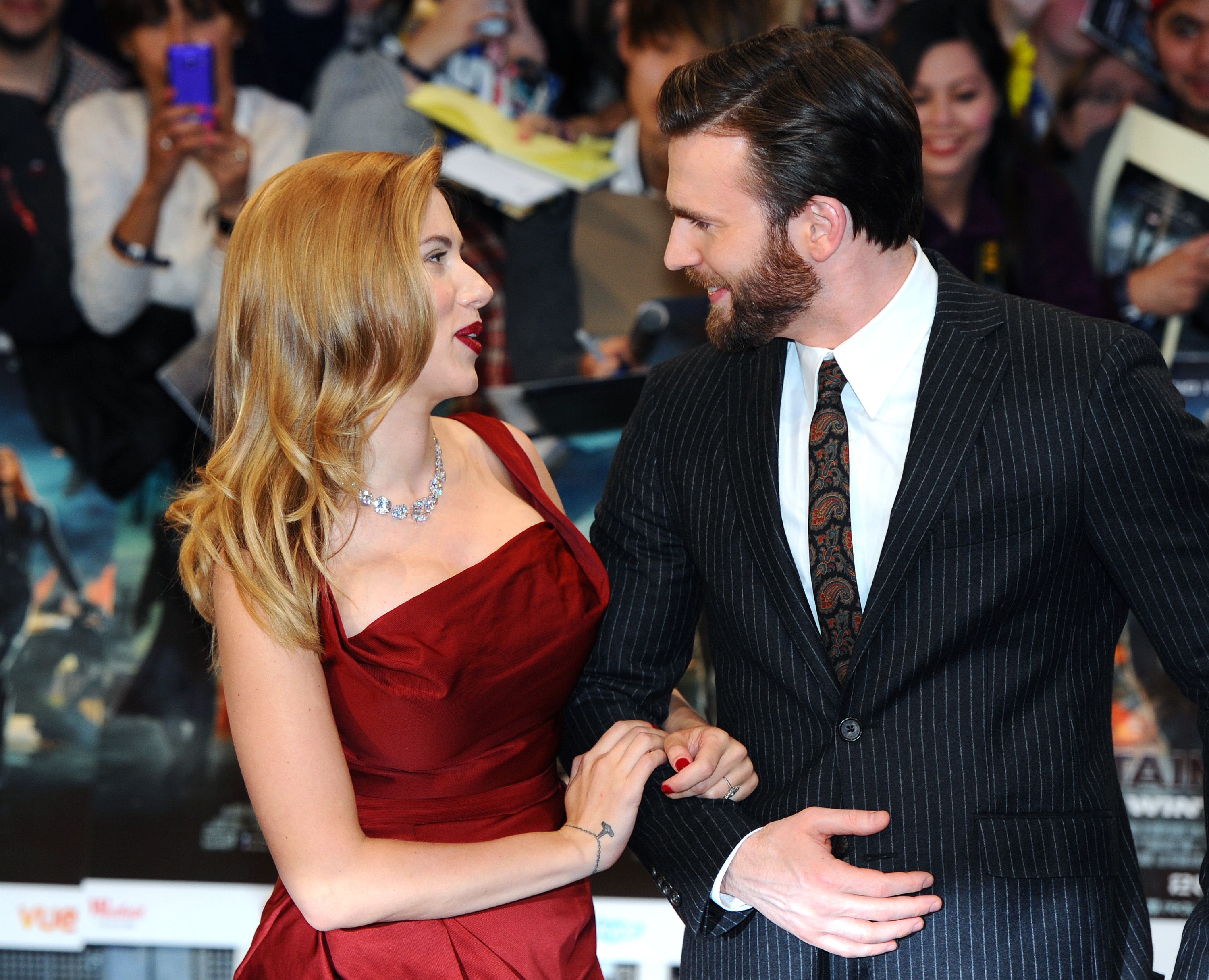 Netflix Adds Undiscovered Scarlett Johansson And Chris Evans Comedy Netflix Adds Undiscovered Scarlett Johansson And Chris Evans Comedy
