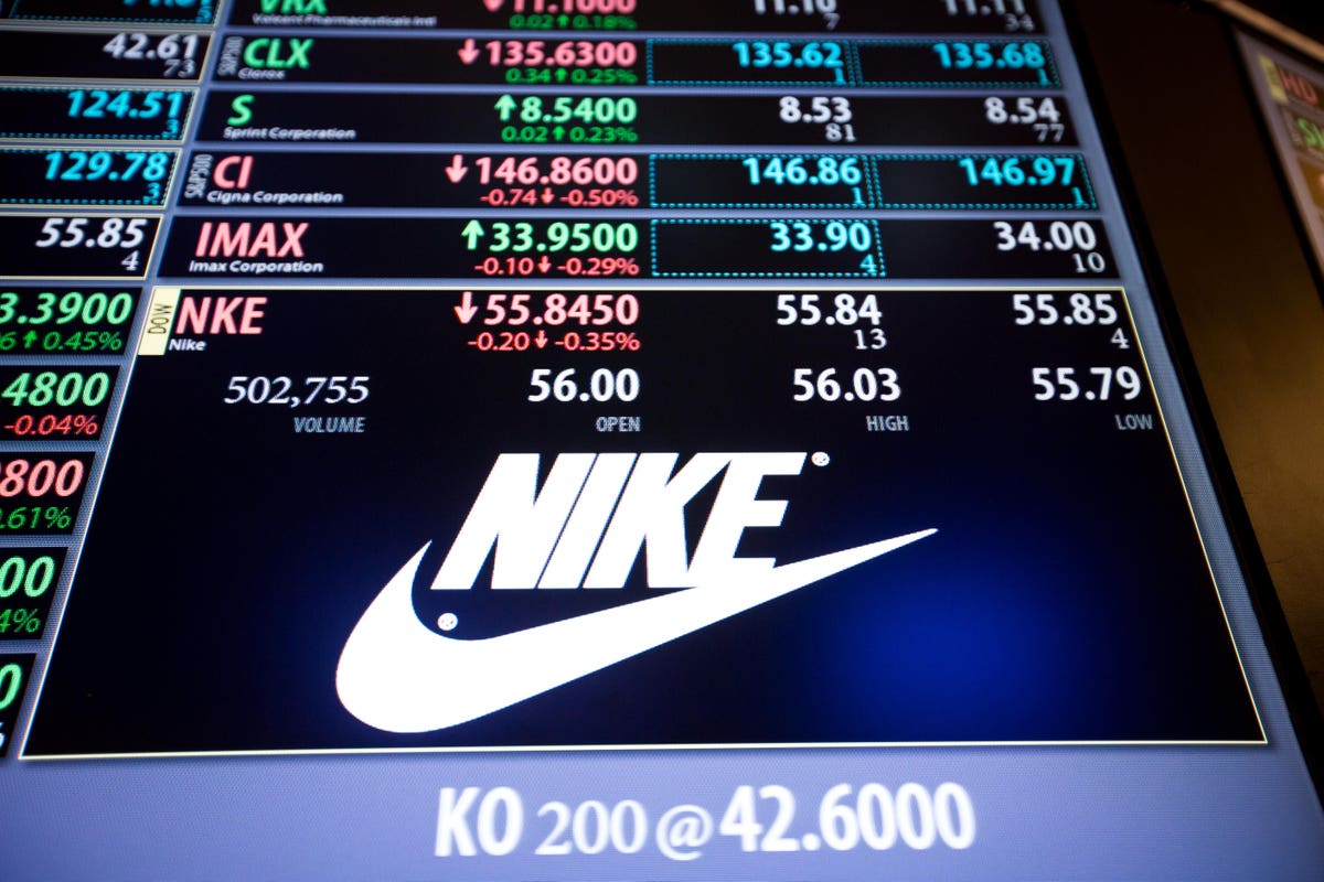 Nike's Turnaround Reflects In Foot Locker Earnings, Analysts Note Nike's Turnaround Reflects In Foot Locker Earnings, Analysts Note