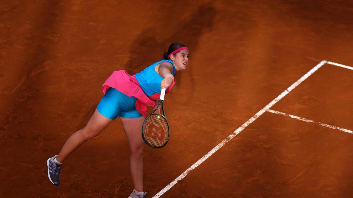 Ostapenko's Repeat Victory Over Swiatek Secures Stuttgart Semifinal Spot Ostapenko's Repeat Victory Over Swiatek Secures Stuttgart Semifinal Spot