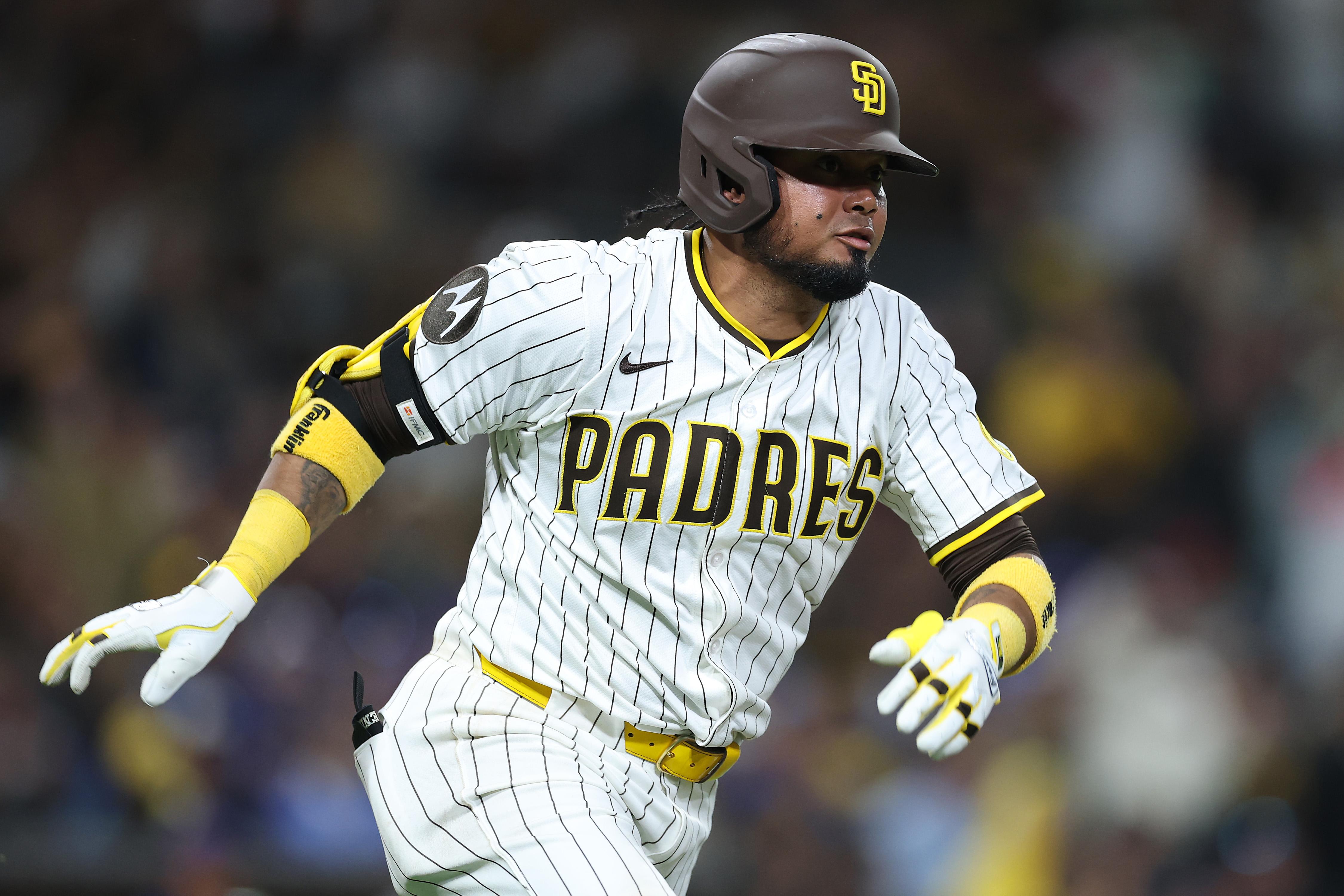 Padre Luis Arraez: 7-Day Concussion IL Stint Padre Luis Arraez: 7-Day Concussion IL Stint