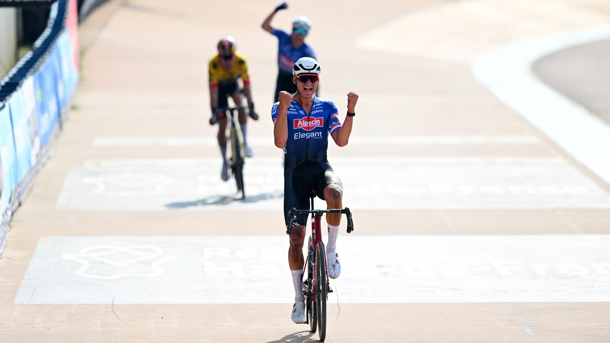 Paris-Roubaix 2023: Mathieu Van Der Poel Hit By Bottle, Seeks Legal Recourse Paris-Roubaix 2023: Mathieu Van Der Poel Hit By Bottle, Seeks Legal Recourse