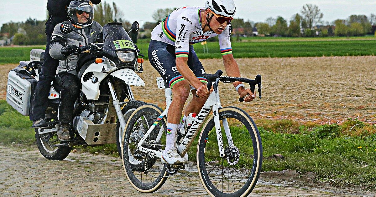 Paris-Roubaix 2024: Van Der Poel Completes Unprecedented Hat-Trick Paris-Roubaix 2024: Van Der Poel Completes Unprecedented Hat-Trick