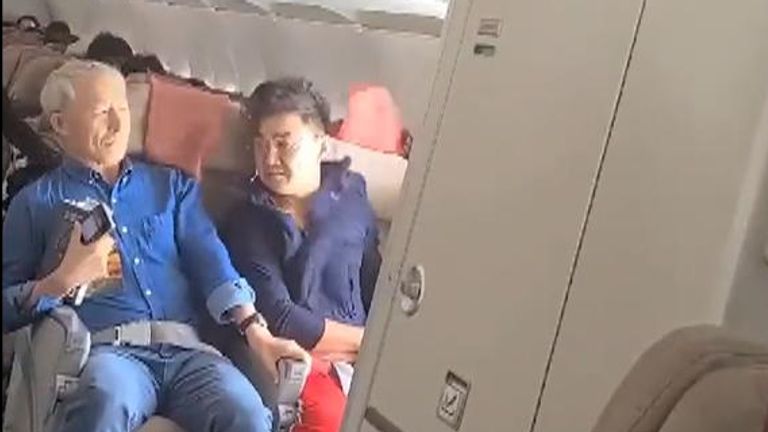 Passenger Opens Exit Door Attempt: Tokyo-Seattle Flight Diverted Passenger Opens Exit Door Attempt: Tokyo-Seattle Flight Diverted