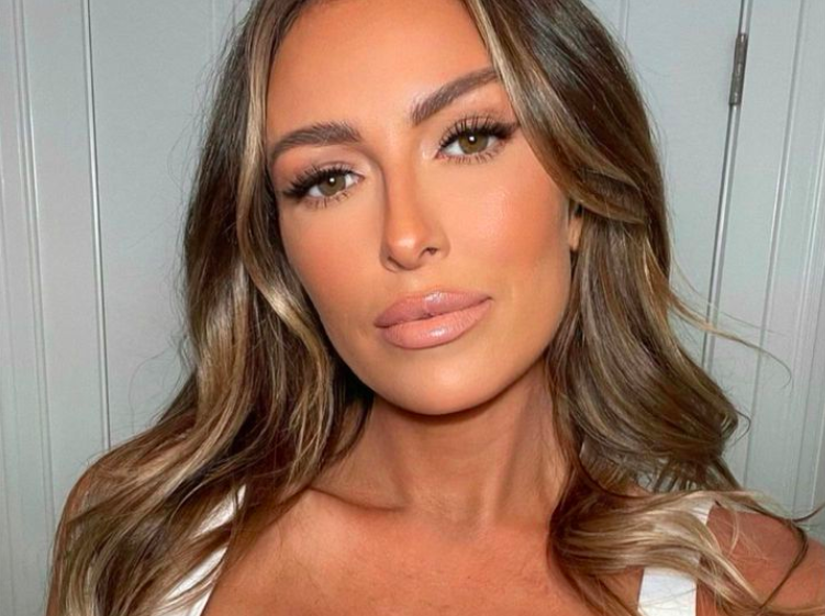 Paulina Gretzky: Topless Selfie And Other Hot Photos Revealed Paulina Gretzky: Topless Selfie And Other Hot Photos Revealed