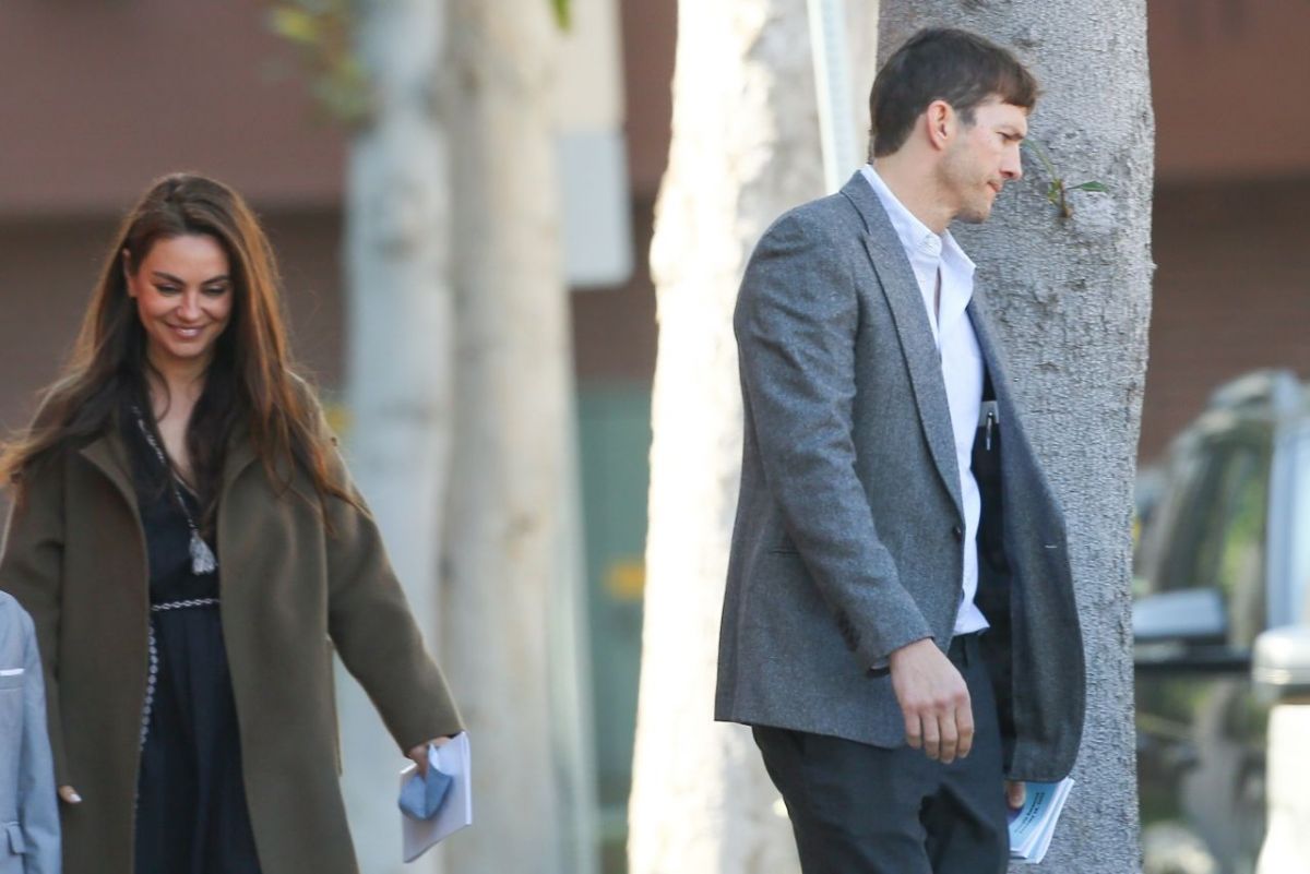 Photos: Ashton Kutcher And Mila Kunis In Beverly Hills Photos: Ashton Kutcher And Mila Kunis In Beverly Hills