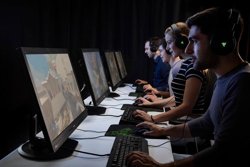 Platforms Poised To Become The XR Battleground: AI-Powered Devices Drive Market Growth Platforms Poised To Become The XR Battleground: AI-Powered Devices Drive Market Growth