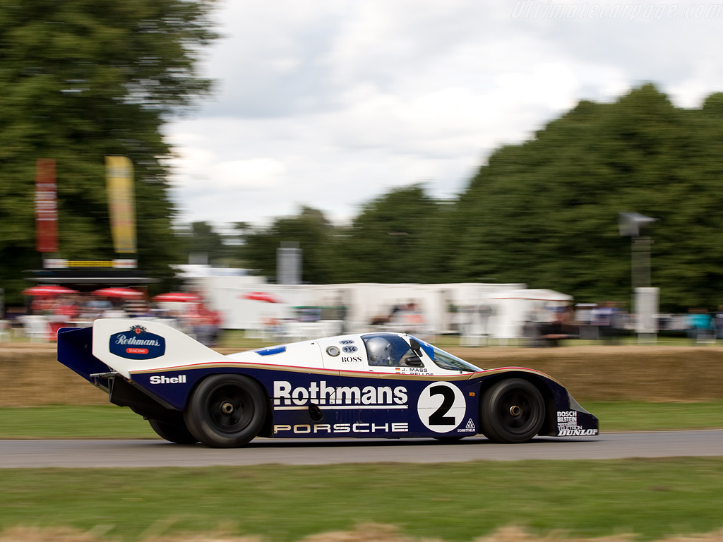 Porsche 956'nın Havada Asılı Görünmesinin Gerçek Sebebi Porsche 956'nın Havada Asılı Görünmesinin Gerçek Sebebi