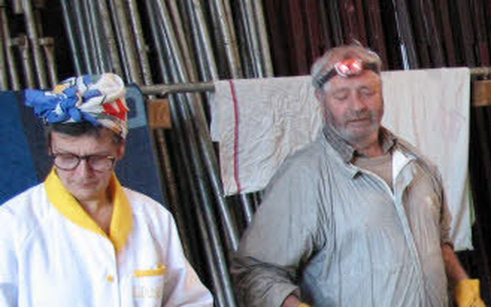 Port Du Crucifix À Clisson : Un Collège Au Cœur D'une Polémique Port Du Crucifix À Clisson : Un Collège Au Cœur D'une Polémique