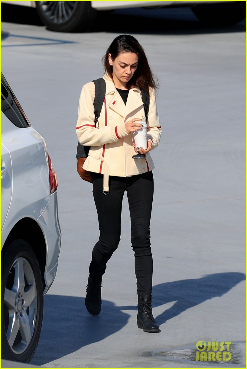 Post-Venice Film Shoot: Ashton Kutcher And Mila Kunis Enjoy Beverly Hills Outing Post-Venice Film Shoot: Ashton Kutcher And Mila Kunis Enjoy Beverly Hills Outing