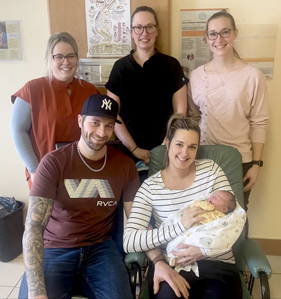 Premier Bébé De L'année : Une Boulangerie Normande Offre Son Poids En Chocolat Premier Bébé De L'année : Une Boulangerie Normande Offre Son Poids En Chocolat