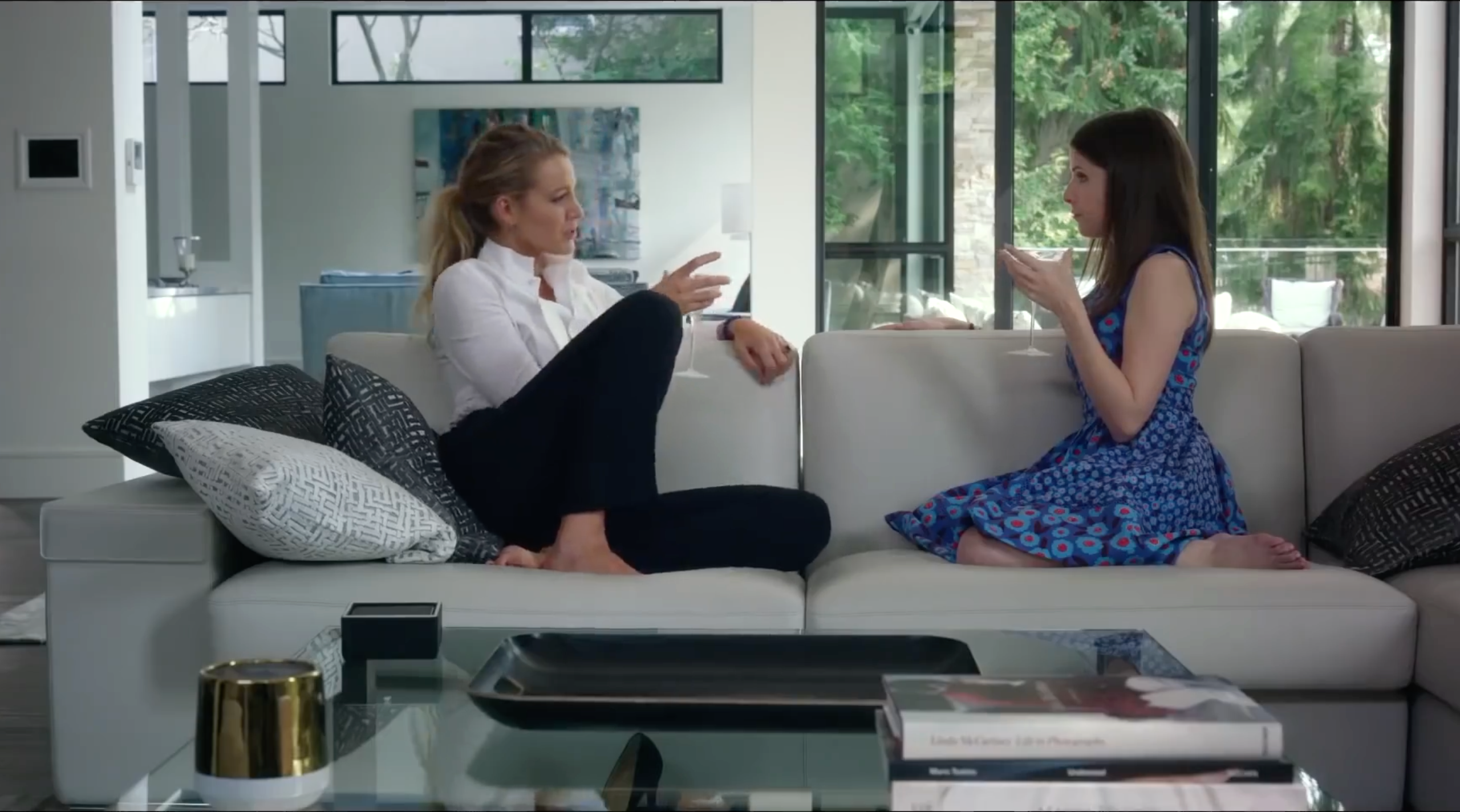 Premiere Fashion Face-Off: Blake Lively And Anna Kendrick's Understated Style Premiere Fashion Face-Off: Blake Lively And Anna Kendrick's Understated Style