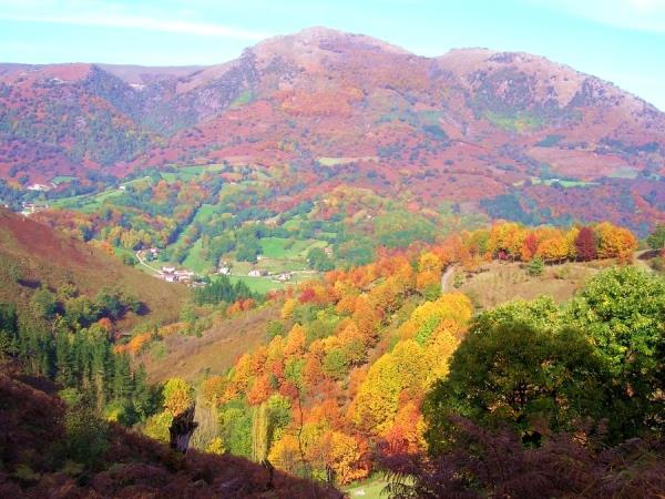 Provence Walking Holiday: A Self-Guided Journey From Mountains To Sea Provence Walking Holiday: A Self-Guided Journey From Mountains To Sea