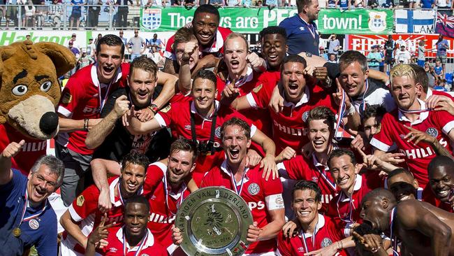 PSV Clinches Eredivisie Title On Veteran's Day: Perisic And De Jong's Impact PSV Clinches Eredivisie Title On Veteran's Day: Perisic And De Jong's Impact