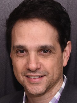 Ralph Macchio: 38 Years Of Marriage – His Hollywood-Free Approach Ralph Macchio: 38 Years Of Marriage – His Hollywood-Free Approach
