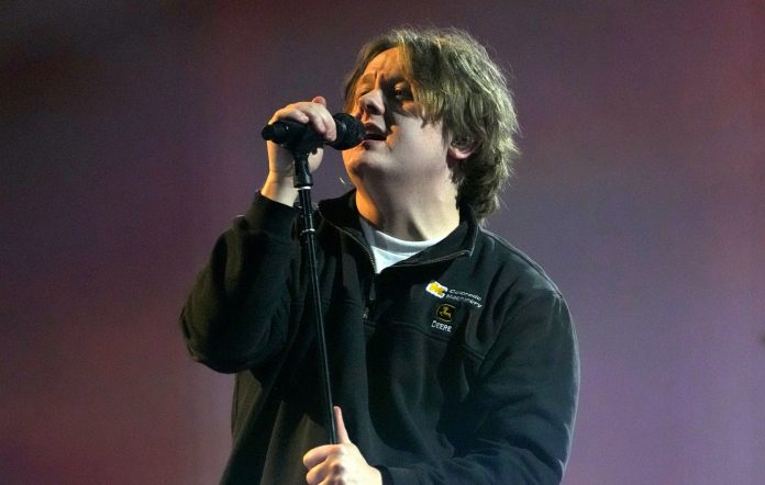 Rare Sight: Lewis Capaldi Smiles In New Photo Featuring A TOWIE Star Rare Sight: Lewis Capaldi Smiles In New Photo Featuring A TOWIE Star