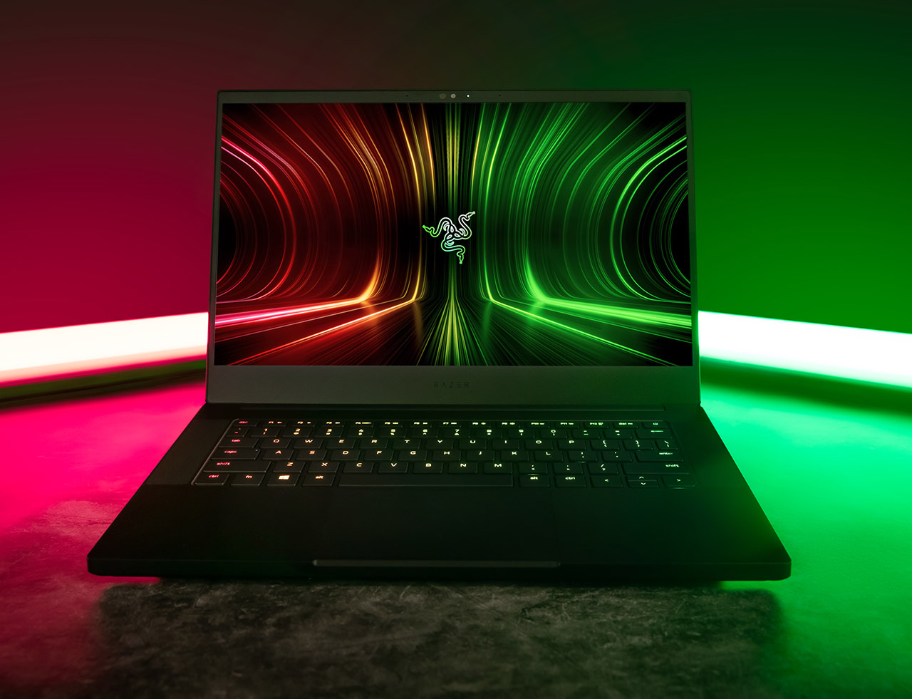 Razer Blade 16 (2025): Ultra-Thin Gaming Laptop – A Comprehensive Review Razer Blade 16 (2025): Ultra-Thin Gaming Laptop – A Comprehensive Review