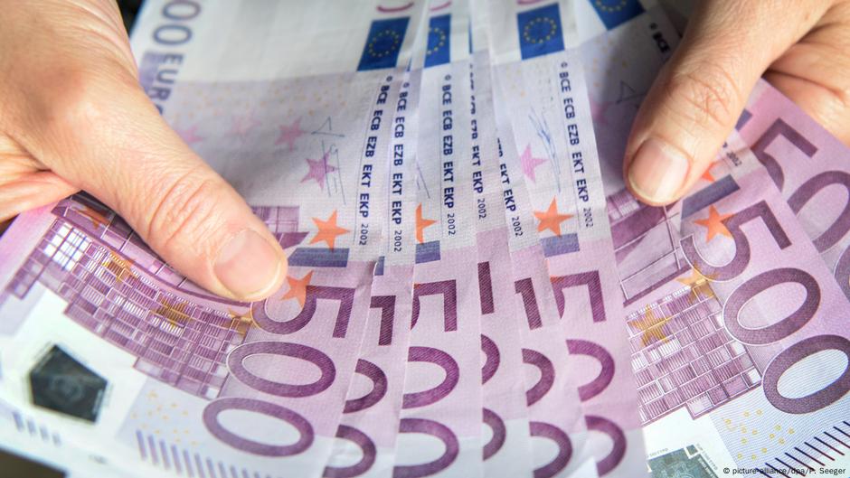 Разгледање Новакових Патика Од 1.500 Евра Разгледање Новакових Патика Од 1.500 Евра