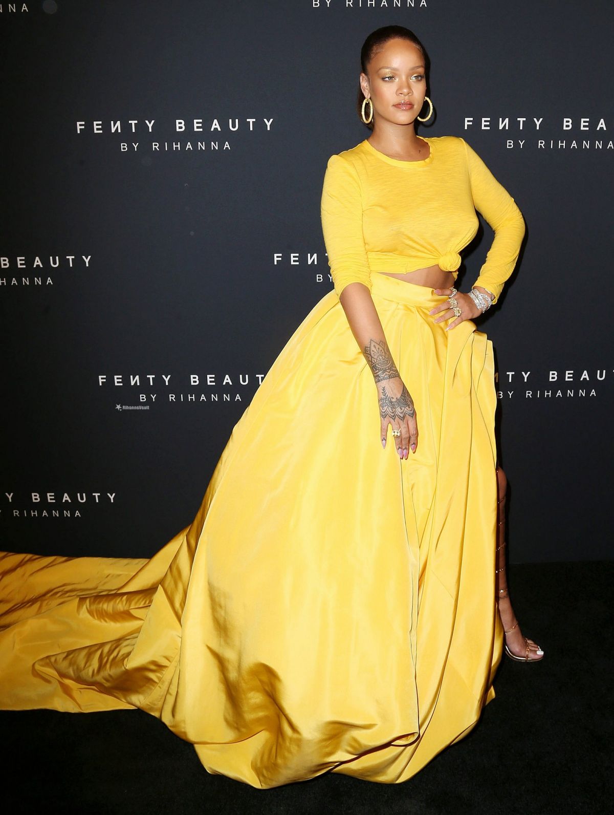 Rihanna Shares A Special Moment With A Fan After Paris Fenty Beauty Event Rihanna Shares A Special Moment With A Fan After Paris Fenty Beauty Event