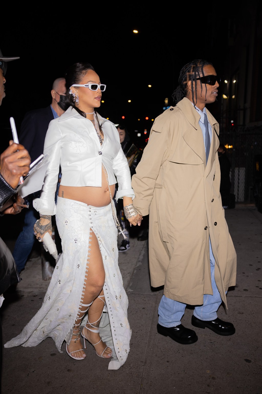 Rihanna's Surprise Pregnancy Reveal At The Met Gala Rihanna's Surprise Pregnancy Reveal At The Met Gala