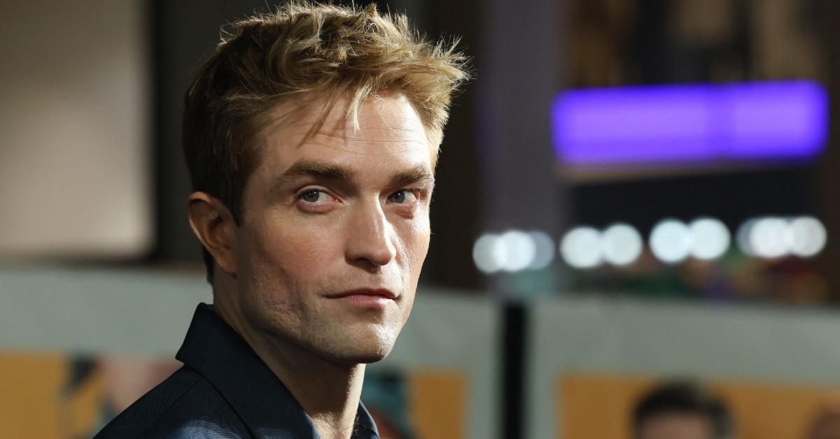 Robert Pattinson And Suki Waterhouse: New Role Script Rehearsal Robert Pattinson And Suki Waterhouse: New Role Script Rehearsal