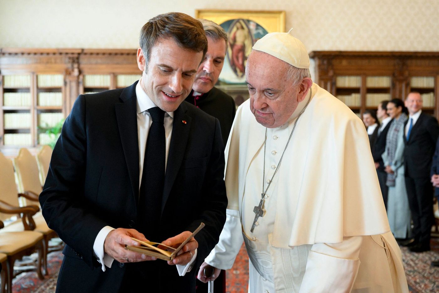 Rome : Une Ingérence De Macron Dans L'Élection Papale ? Rome : Une Ingérence De Macron Dans L'Élection Papale ?