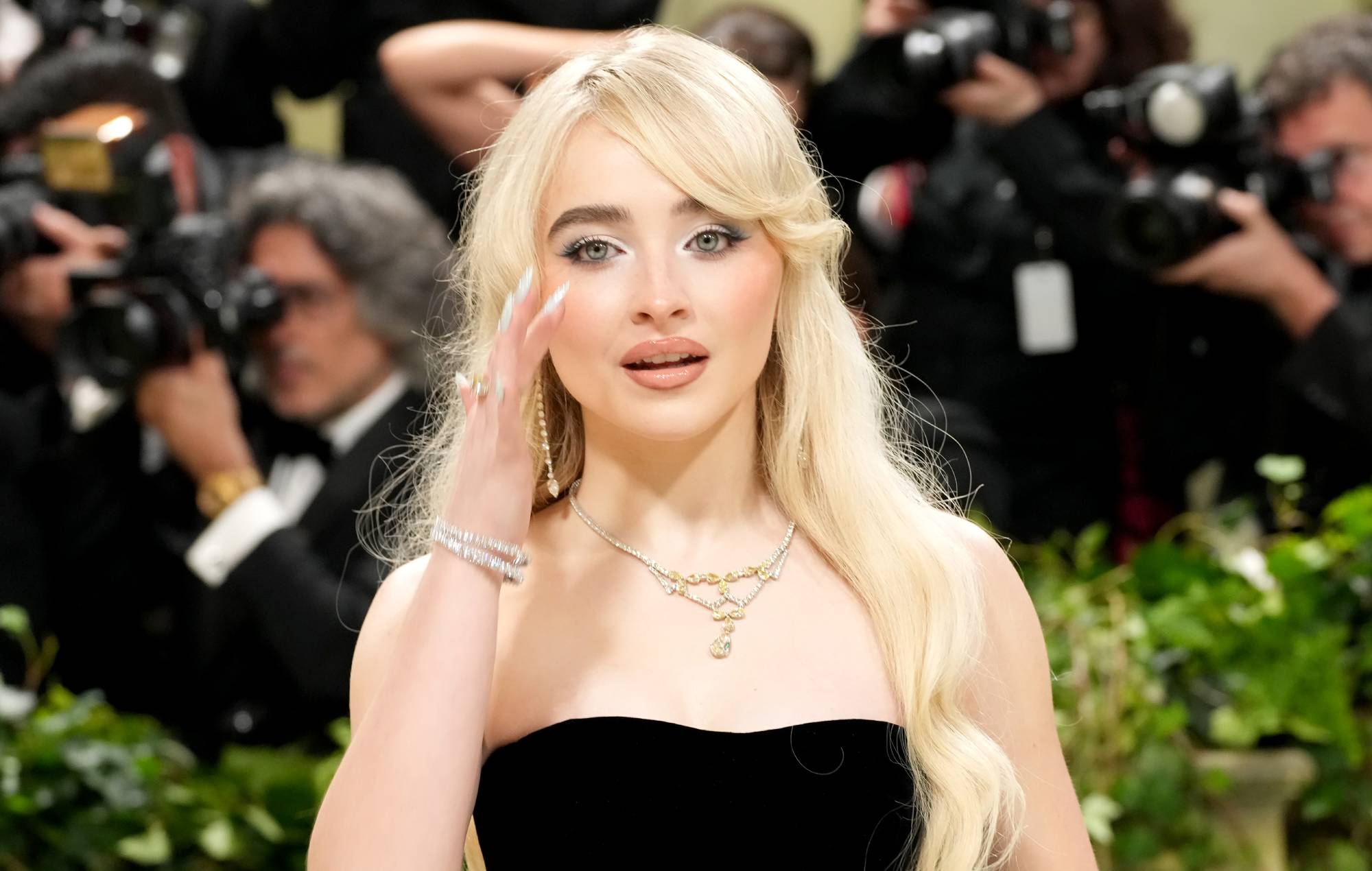 Sabrina Carpenter's Unexpected SNL Collaboration: A Fun Size Flashback Sabrina Carpenter's Unexpected SNL Collaboration: A Fun Size Flashback