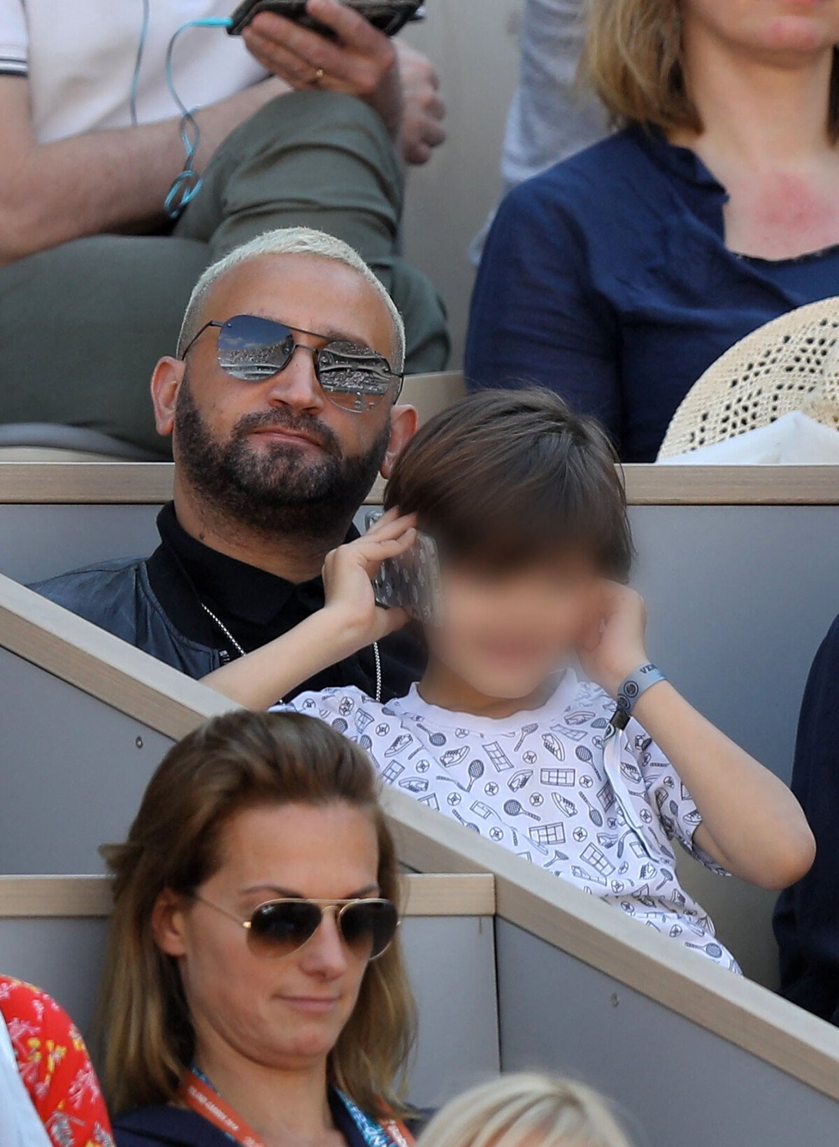 Saint-Ouen : L'École Encerclée Par Les Dealers, Déplacement Et Réaction De Cyril Hanouna Saint-Ouen : L'École Encerclée Par Les Dealers, Déplacement Et Réaction De Cyril Hanouna