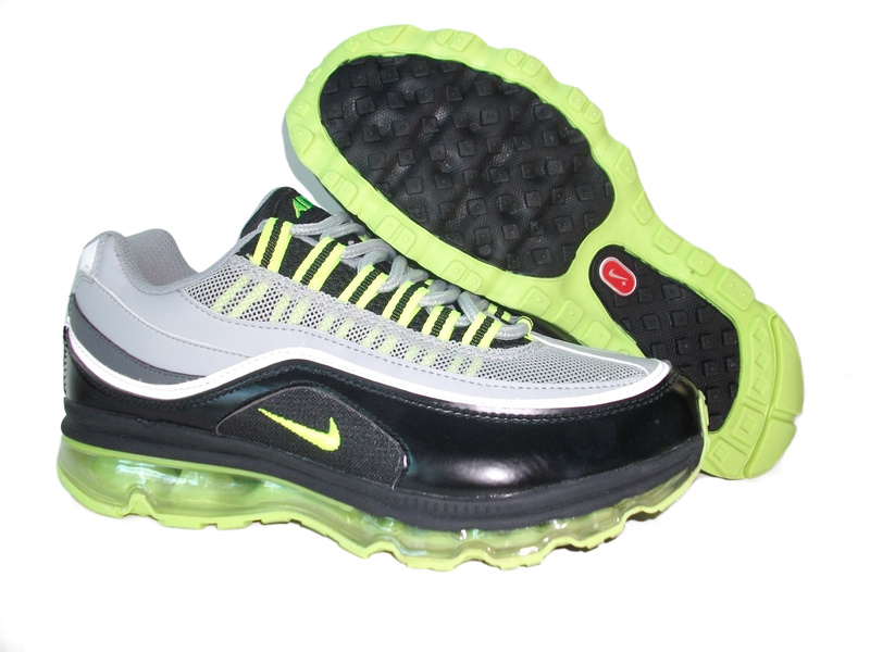 Save Big: Nike Sneakers Sale At Revolve – $39+ Save Big: Nike Sneakers Sale At Revolve – $39+