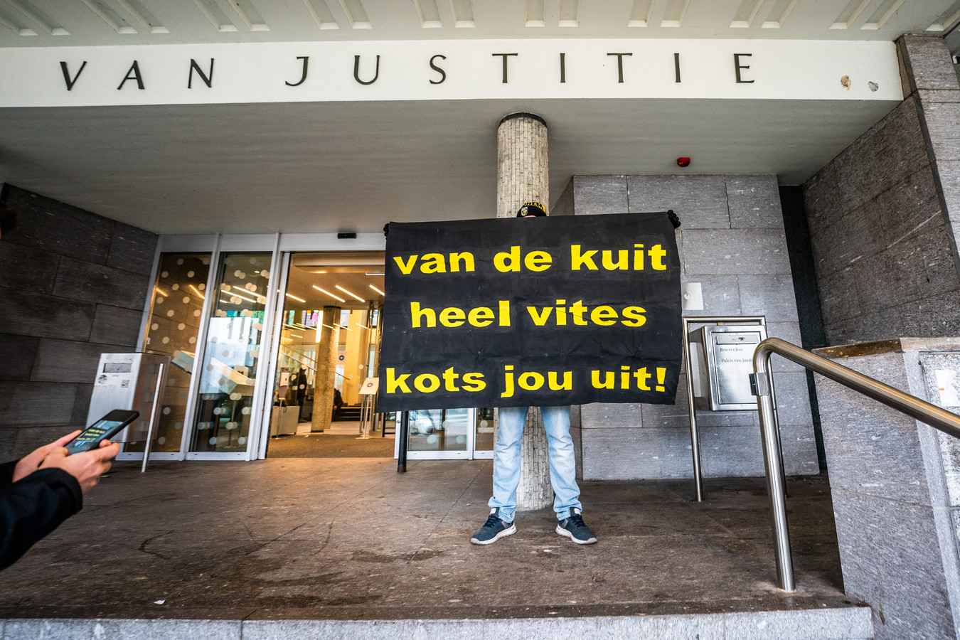 Schoolgebouw Kampen:  Stroomproblemen Leiden Tot Kort Geding