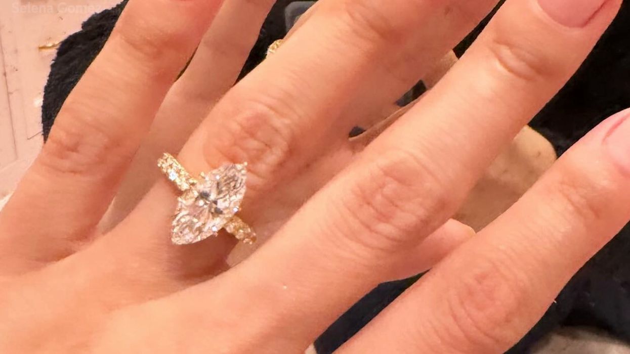 Selena Gomez's $3,000 Benny Blanco Diamond Ring: Sold For A Mere $12? Selena Gomez's $3,000 Benny Blanco Diamond Ring: Sold For A Mere $12?