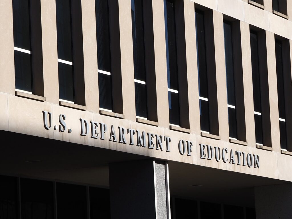 Senate Approves Education Cuts: Universities Prepare Lawsuit Senate Approves Education Cuts: Universities Prepare Lawsuit