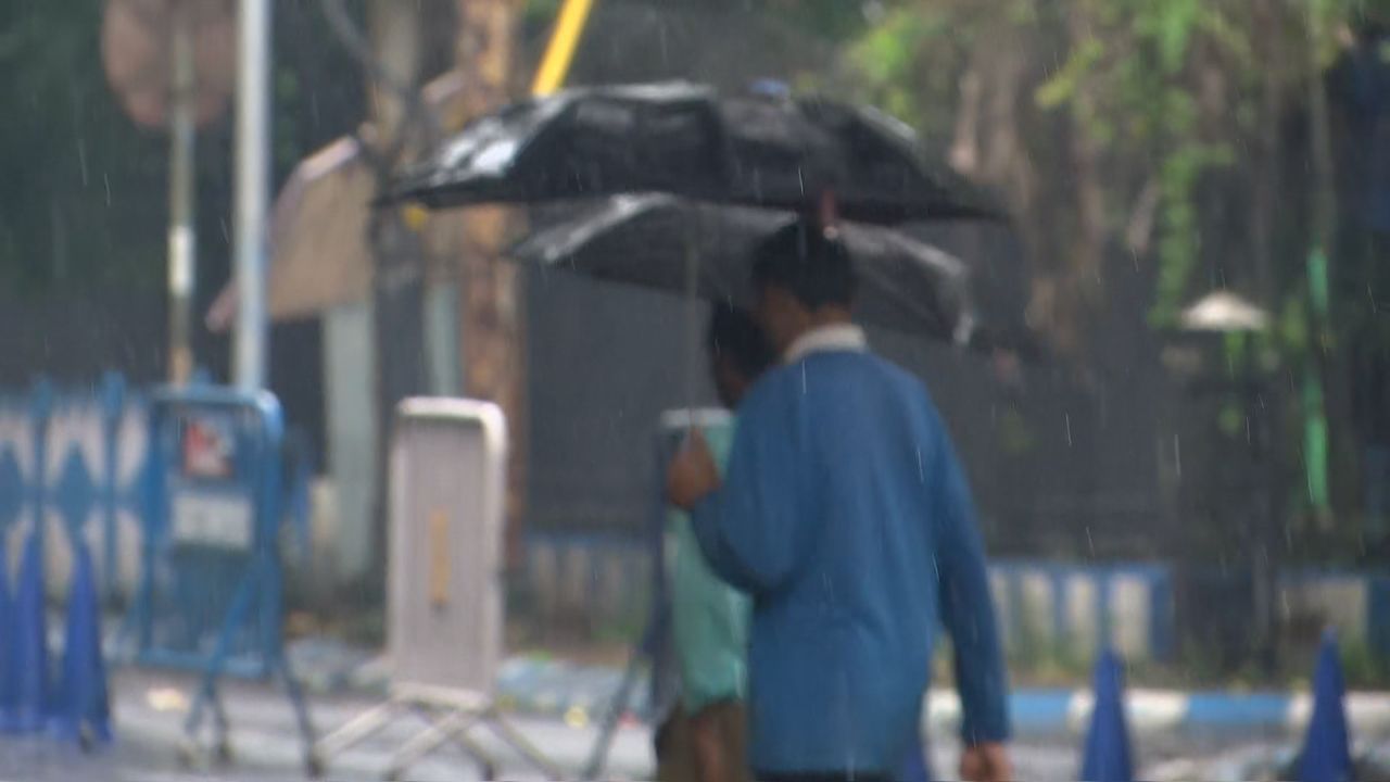 Severe Weather Alert: Kolkata And Adjacent Areas To Experience Thunderstorms Severe Weather Alert: Kolkata And Adjacent Areas To Experience Thunderstorms