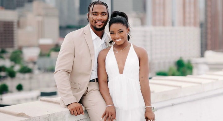 Simone Biles And Jonathan Owens Share Loved-Up Photos Featuring Her New Hairstyle Simone Biles And Jonathan Owens Share Loved-Up Photos Featuring Her New Hairstyle